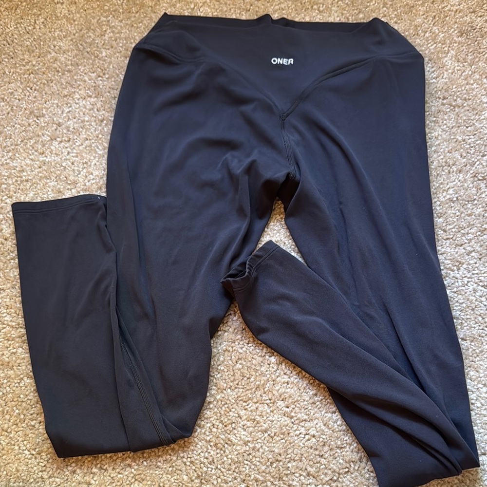 ONER soft motion regular leggings in size M